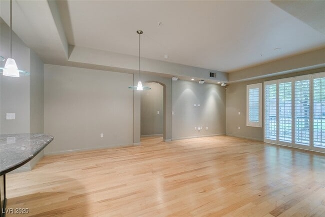 Building Photo - 56 E Serene Ave