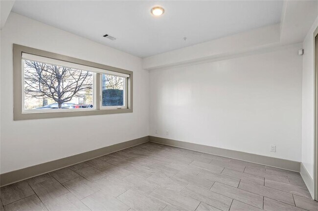 Building Photo - 63 Reynolds Square Ln