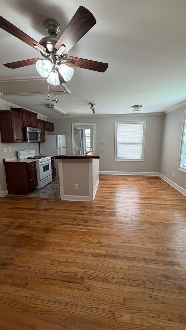 Building Photo - 3555 Barwood Cir