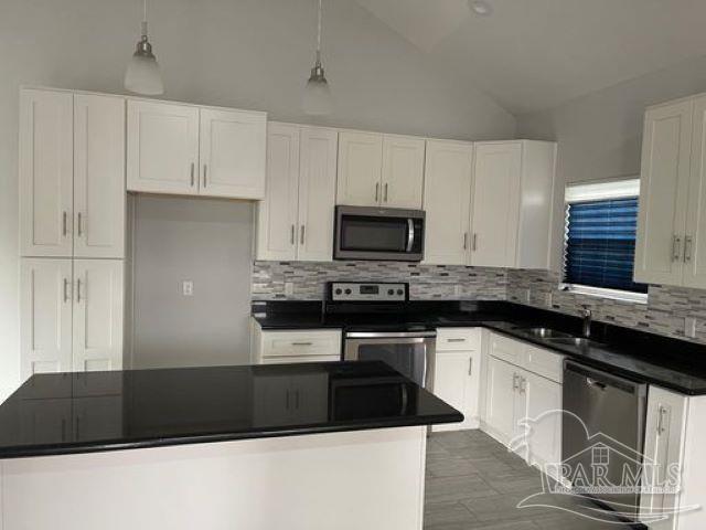Building Photo - 109 E Texar Dr
