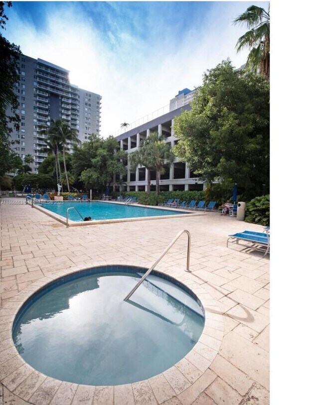 Building Photo - 800 N Miami Ave