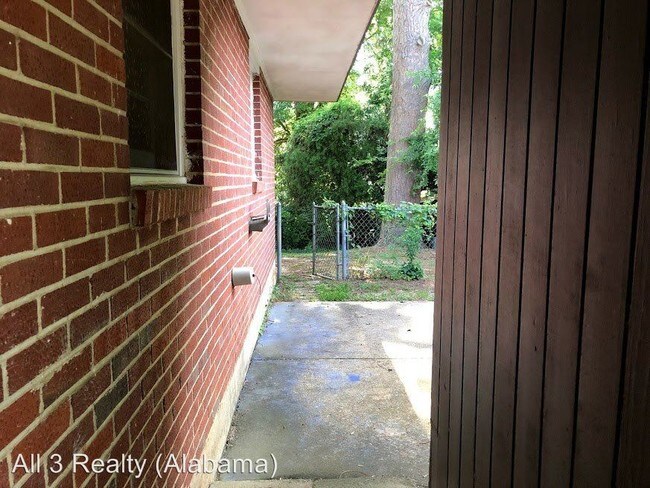 Foto del edificio - 3 br, 1.5 bath House - 158 Eton Road