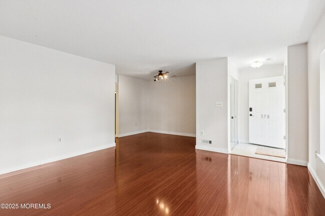 Building Photo - 357 Minstrel Ct