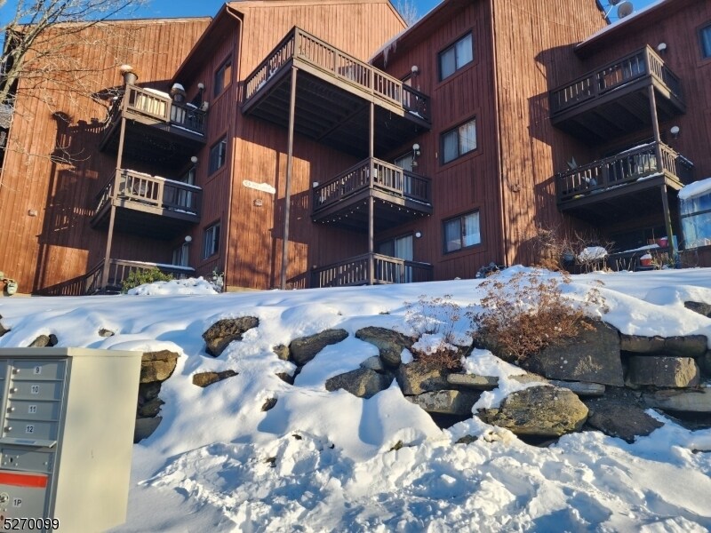 Primary Photo - 4 Red Lodge Dr