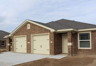 Building Photo - 2420 FM 1113