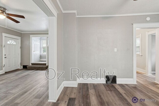 Building Photo - 436 Danberry St