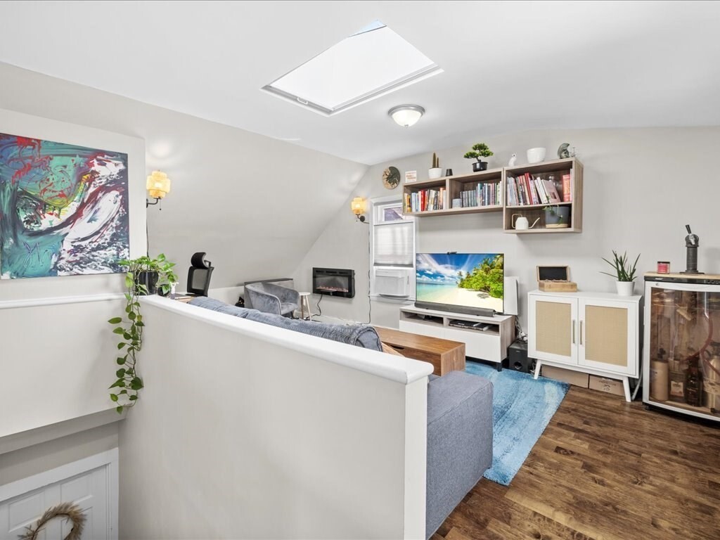 Foto principal - 47 1/2 Jamaica St