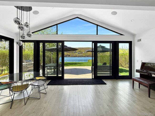 Foto del edificio - 12 Hudson River Ln