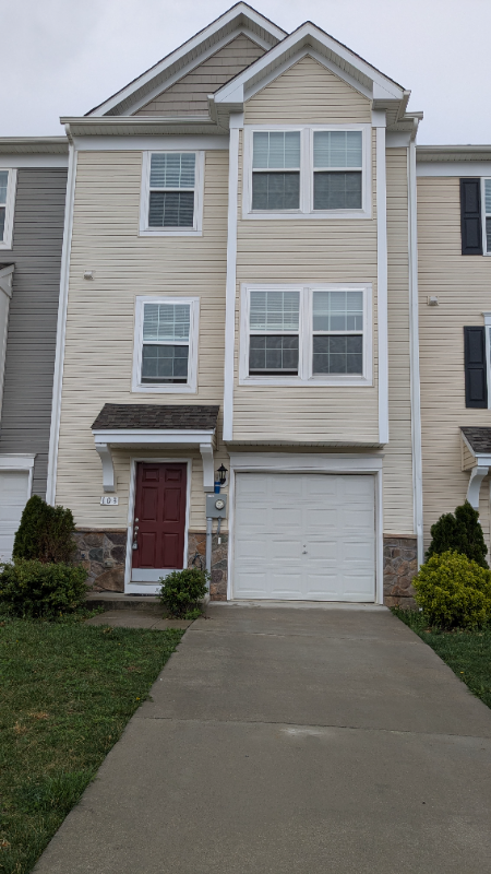 Foto principal - 103 Kincaid Ct