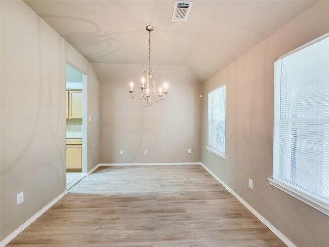 Foto del edificio - 2731 Trinity Glen Ln