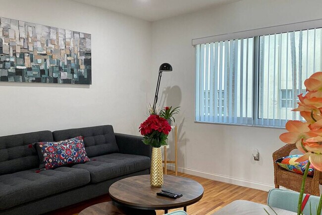 Building Photo - 219 Antilla Ave