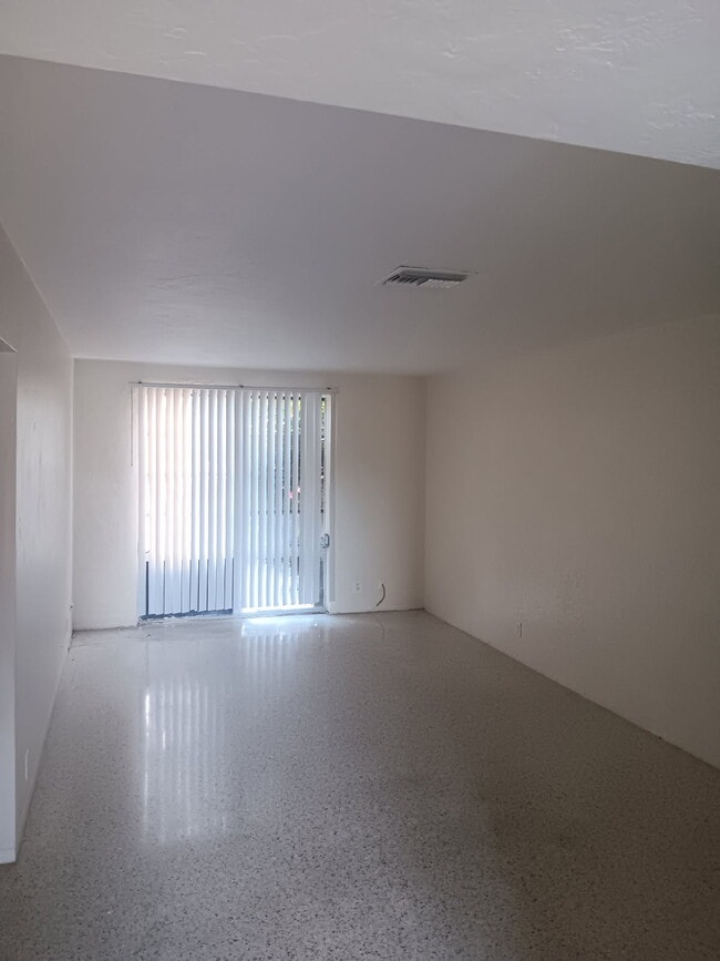 Building Photo - Milano