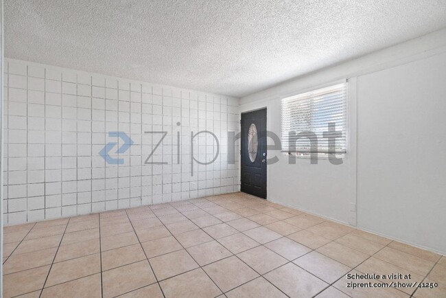 Building Photo - 2018 W Cactus Rd