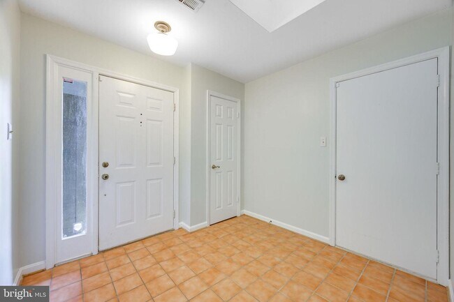 Building Photo - 6029 Crocus Ct