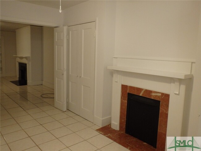 Building Photo - 114 E Jones St