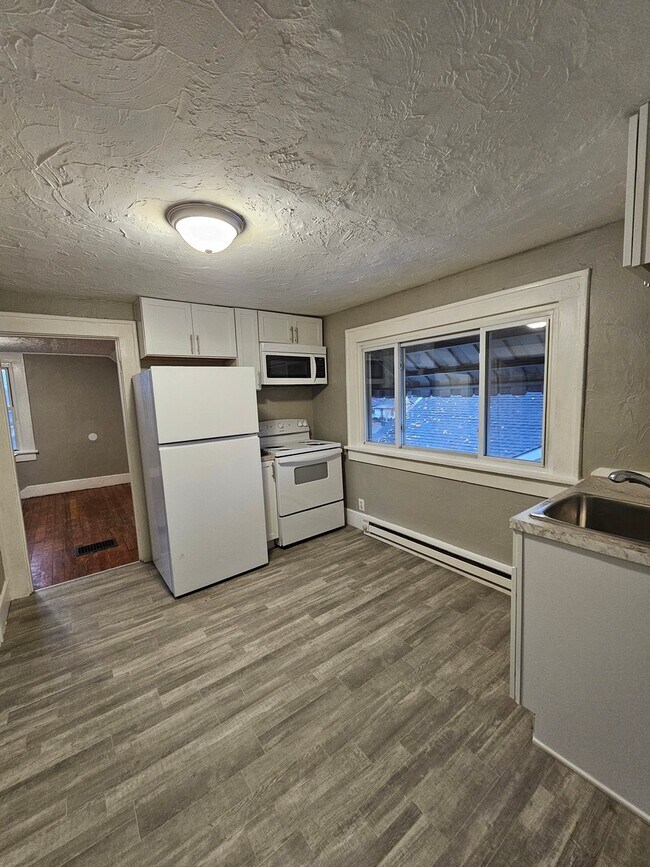Foto del edificio - 813 E 29th St