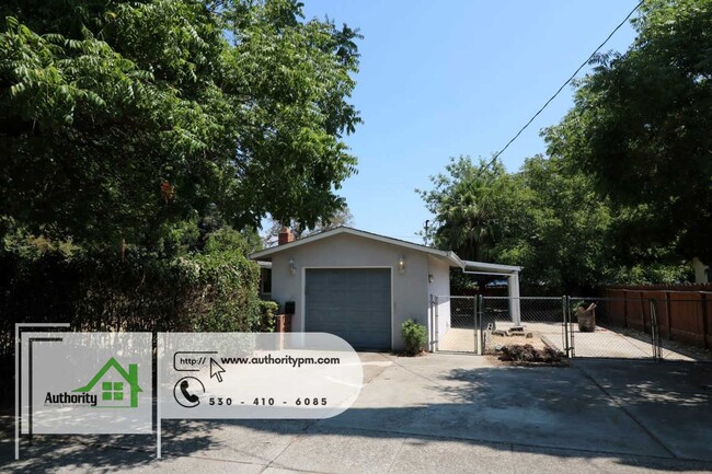 Building Photo - 3040 Sharon Ave