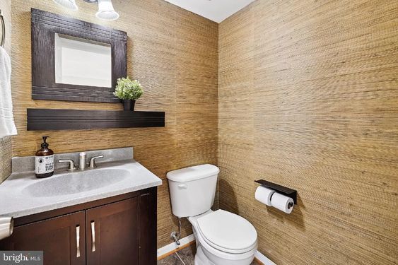 Main Level 1/2 Bath - 6267 Shackelford Ter