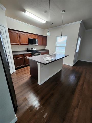 Building Photo - 5516 Del Rey Dr
