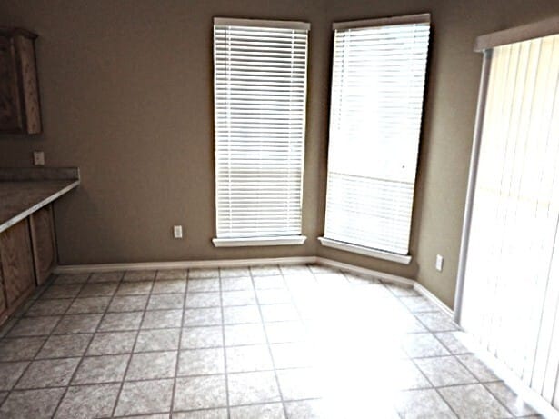 Building Photo - 10613 Big Oak Dr