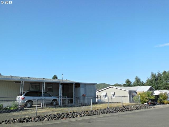 Building Photo - Twin Oaks Mobile Estate