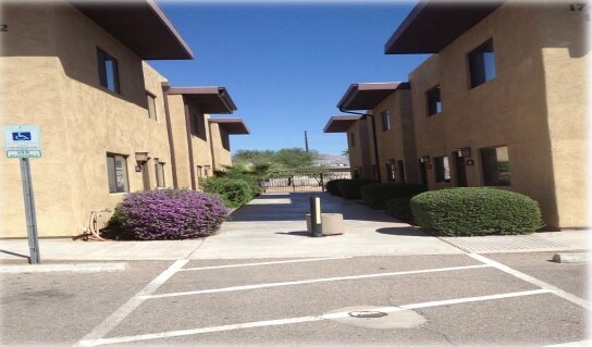 Building Photo - 1741 E Hedrick Dr