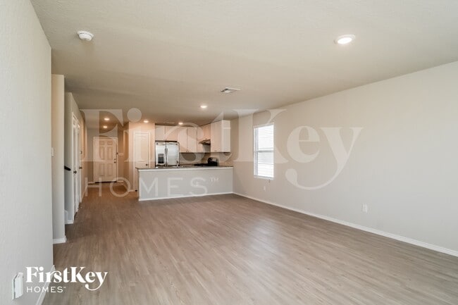 Building Photo - 9966 Sarrebourg St