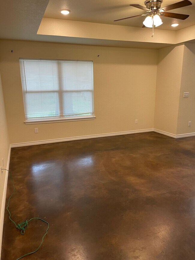 Foto del edificio - Newer Brick 3/2 Home