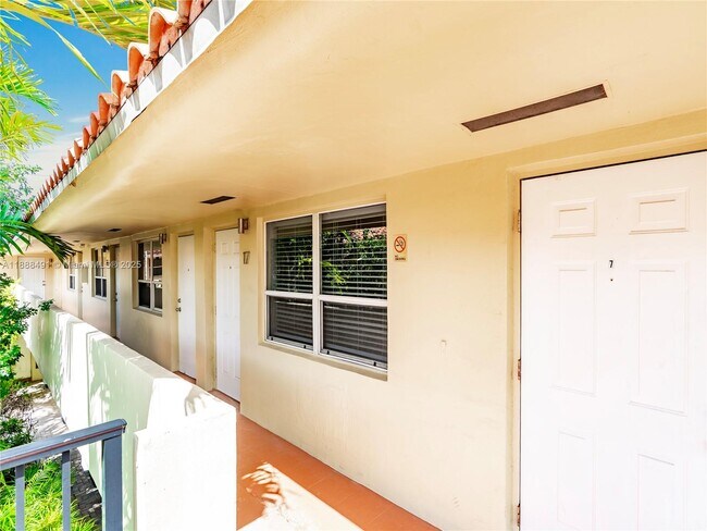 Foto del edificio - 2025 Miami Rd