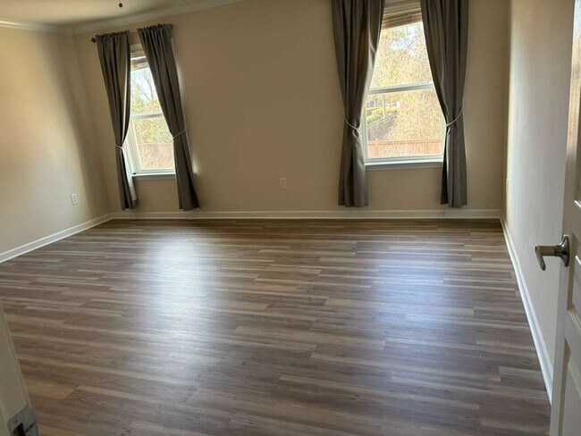 Foto del edificio - 4615 Fallow Ln