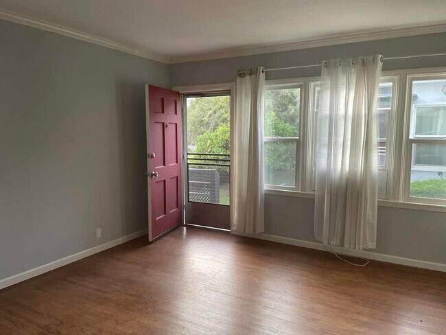 Foto del edificio - 10458 Eastborne Ave