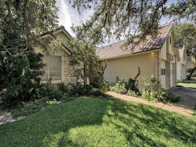 Building Photo - 6305 Evangeline Trail