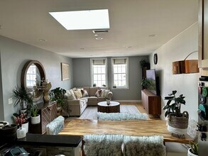 Building Photo - 30 High St