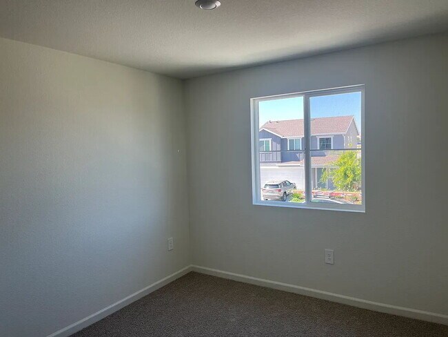 Foto del edificio - Single family residence, Available now!