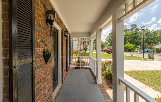 Foto del edificio - 162 Moss Creek Dr