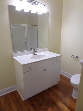 Building Photo - 236 S Elm St