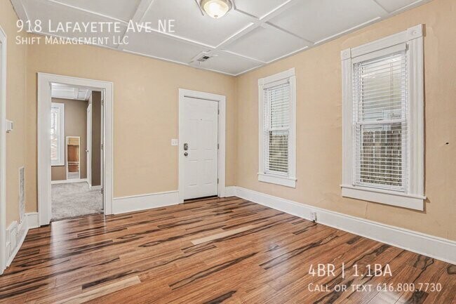 Building Photo - 918 Lafayette Ave NE