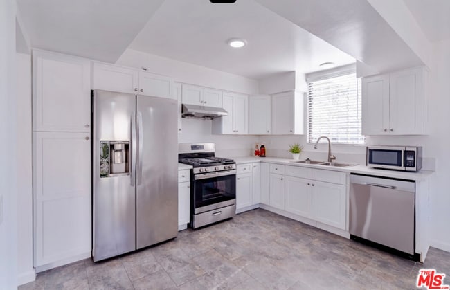 Photo - 1017 S Bedford St Apartment