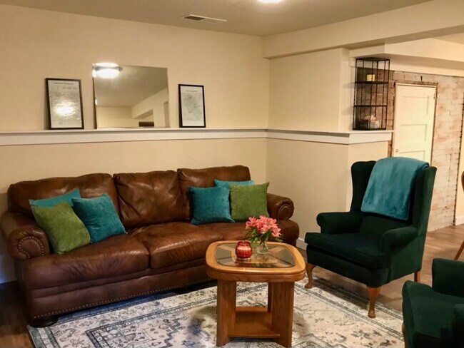 Living Room - 533 Connell Ave