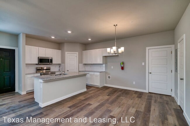 Building Photo - 2 br, 1.5 bath House - 735 Harvest Moon Drive