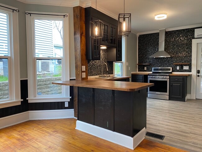 Foto del edificio - 37 Wyoming St E