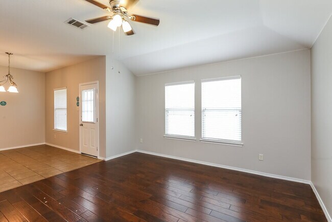 Foto del edificio - 2116 Meadow View Dr