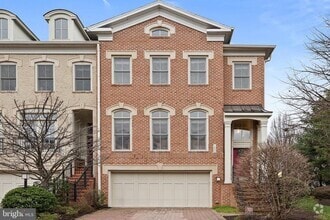 Building Photo - 7000 Eastern Red Cedar Ln