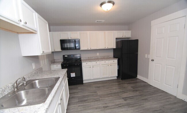 Kitchen - 1112 12th St