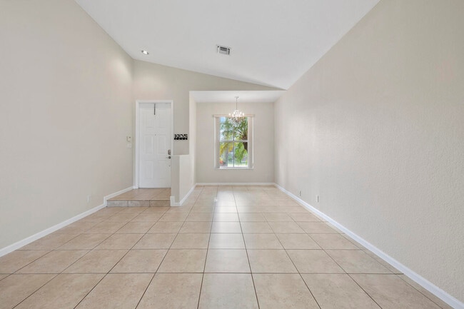 Building Photo - 6577 Lurais Dr