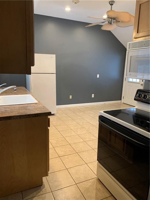 Building Photo - 59 Hartford Pike