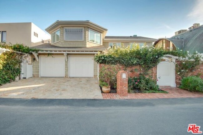 Building Photo - 27086 Malibu Cove Colony Dr