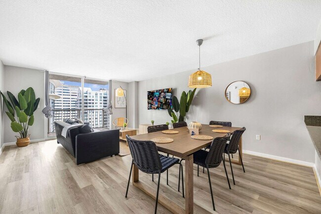 Foto del edificio - 1 SE 12th St