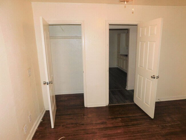 Foto del edificio - 2125 Brackland St