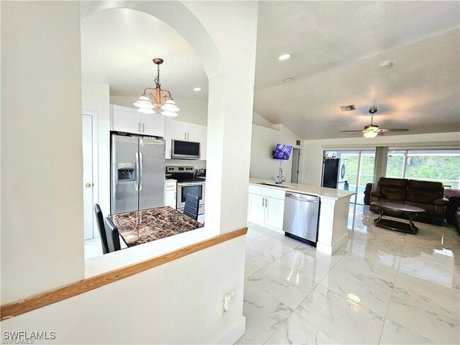 Foto del edificio - 169 Brown Ave S